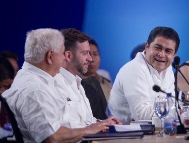 Martinelli se despide; dice que su regreso dependerá de voluntad del pueblo