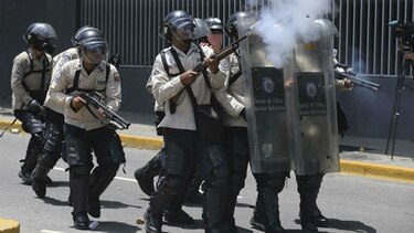 Venezuela: líder opositor Capriles denuncia que fue 'atacado con bombas'