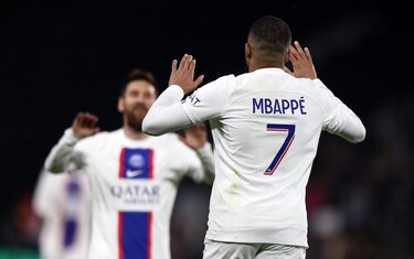 Messi dirige y Mbappé sentencia el triunfo del PSG