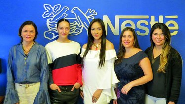 Nestlé entrega beca de diseño de modas