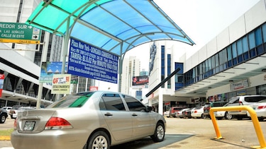 Aprobado en segundo debate proyecto que regula cobro de estacionamientos