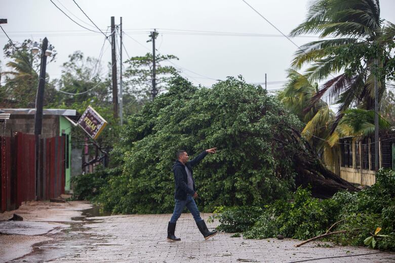 Huracán Eta azota con fuerza en las costas del Caribe Norte de Nicaragua