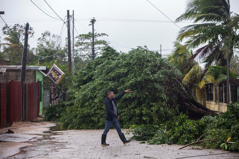 Huracán Eta azota con fuerza en las costas del Caribe Norte de Nicaragua