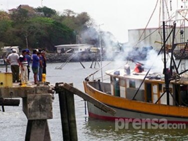 Pesqueros rechazan prohibición de uso de 'palangres'