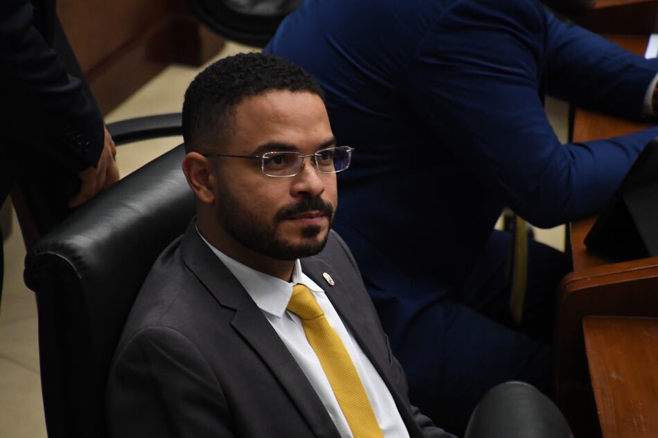 Betserai Richards arremete contra la dirigencia de Vamos: ‘Una bancada no puede ser manejada por un tweet’