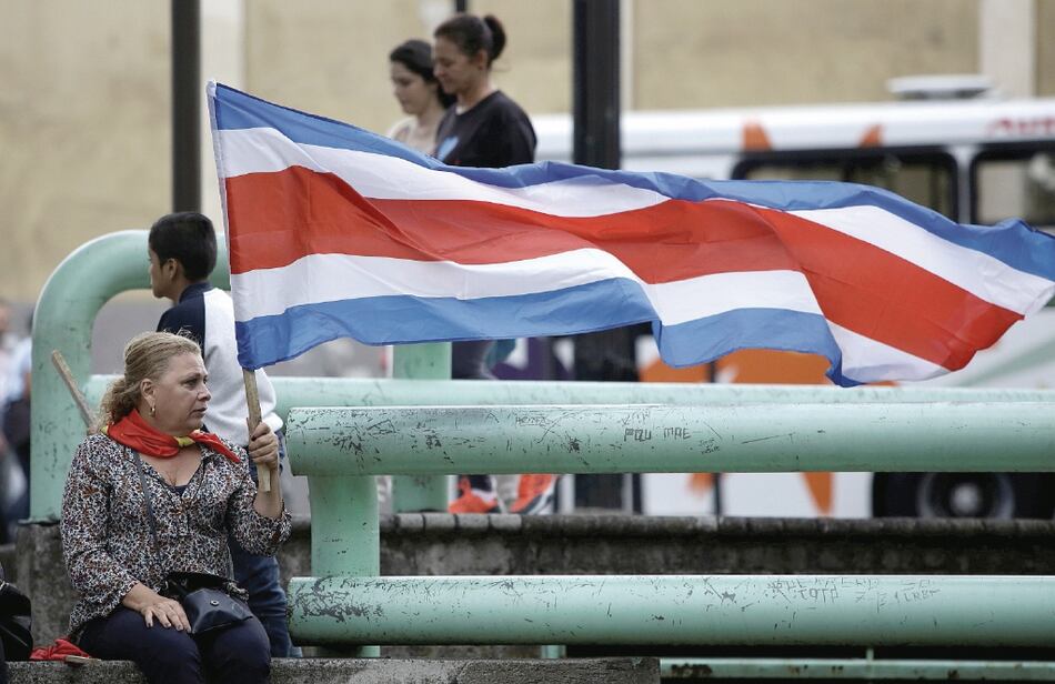 Costa Rica necesita frenar salarios públicos