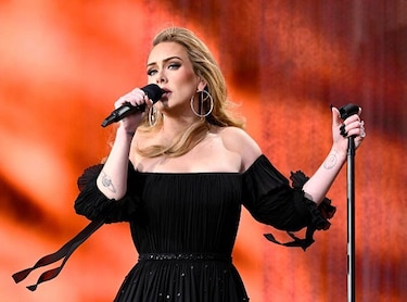 Adele emociona en Londres por segunda noche consecutiva