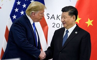 Un monumento chino derribado en medio de la tensión entre Washington y Pekín