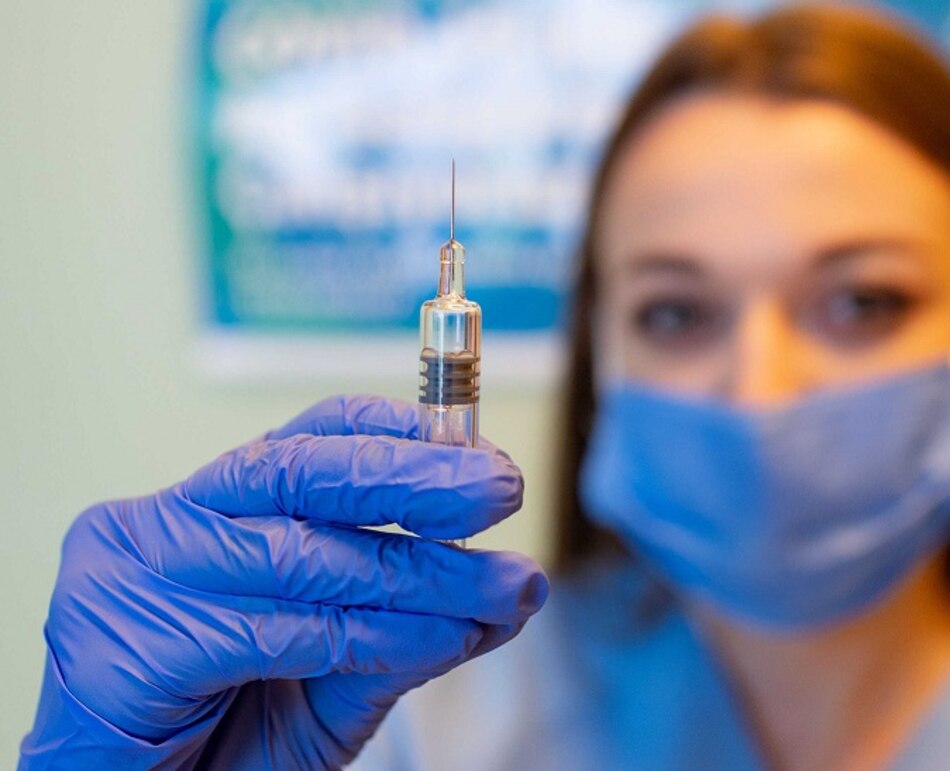 Empresa boliviana distribuirá vacuna y medicamento rusos contra la Covid-19