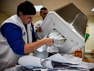 Aliados de Navalny reivindican victorias simbólicas en elecciones regionales rusas