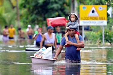 Filipinas evacúa a un millón de personas antes de la llegada del supertifón Fung-wong