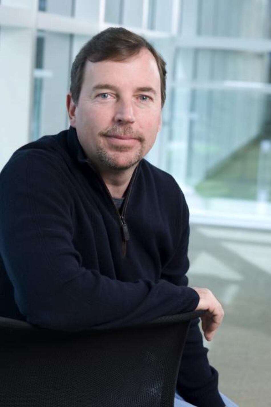 CEO Thompson abandona Yahoo tras escándalo por datos falsos en CV