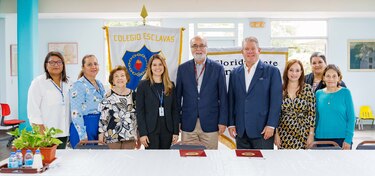 Florida State University y Colegio Las Esclavas firman convenio de colaboración