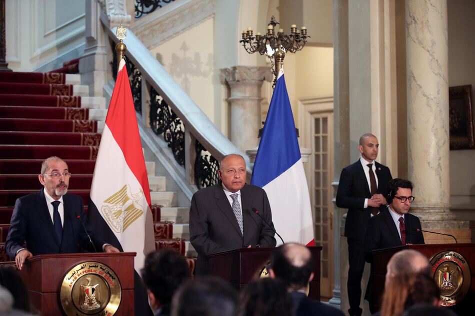 Francia acuerda con Egipto y Jordania trabajar para un alto el fuego inmediato en Gaza