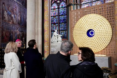 El primer vistazo a la Notre Dame restaurada desvela una catedral diáfana de muros blancos