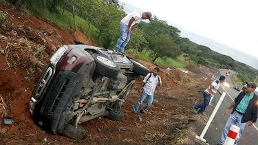 Candidata de CD Ana Giselle Rosas sufre accidente vehicular