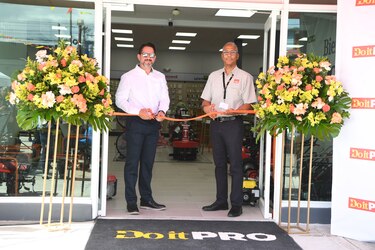 Do it Center inaugura su primera tienda especializada en materiales y herramientas para profesionales del sector