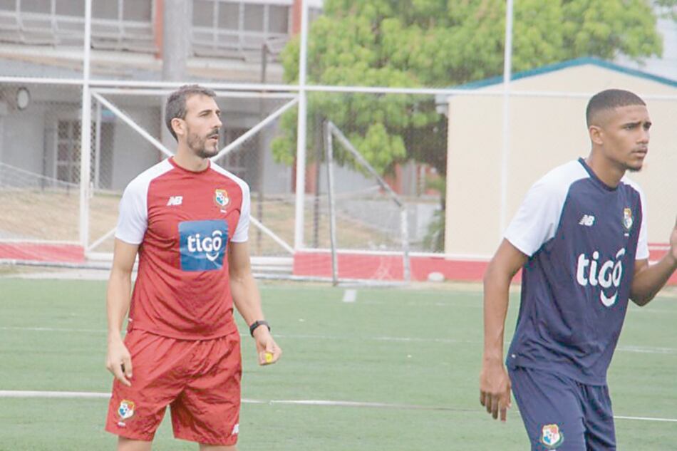 Dóniga convoca a 26 jugadores a las prácticas de la Sub-23