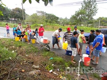 Falta de agua afecta a más de 100 mil personas en el sector oeste