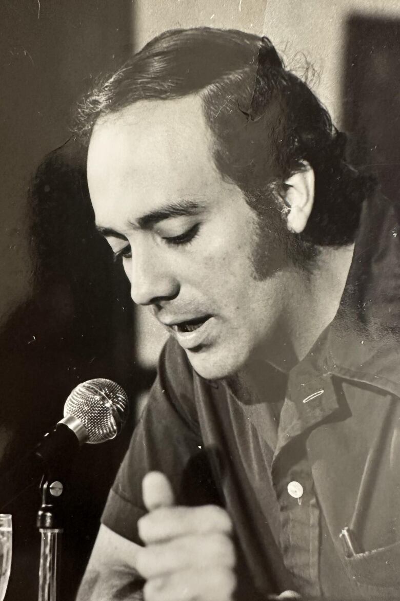 “La dicotomía era cuidarlo bien y a la vez ayudarlo a morir”: Gina Montaner sobre la eutanasia a la que se sometió en España su padre, el escritor cubano Carlos Montaner