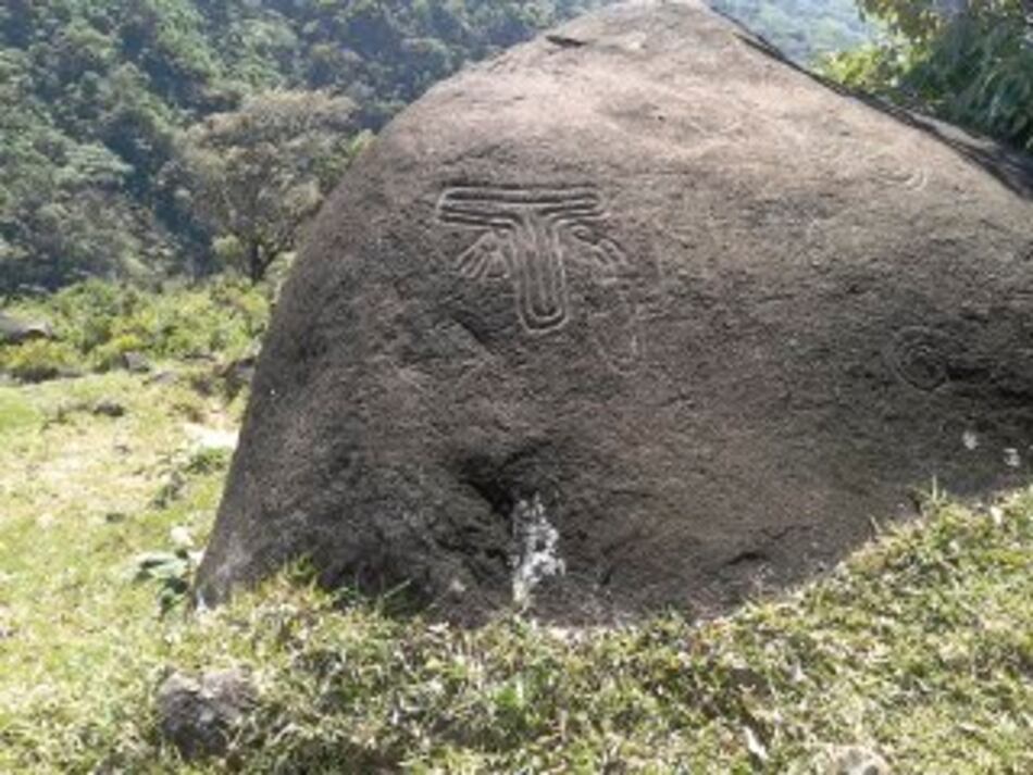 Petroglifos en Casita de Piedra