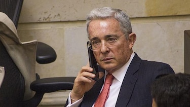 Tribunal de segunda instancia absuelve al expresidente Uribe por el delito de soborno