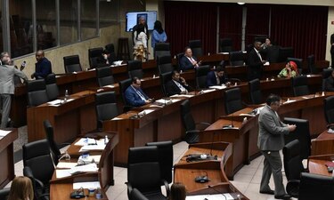 Bancada oficialista opta por desconocer propuesta de diputados y del Ejecutivo para el segundo bloque