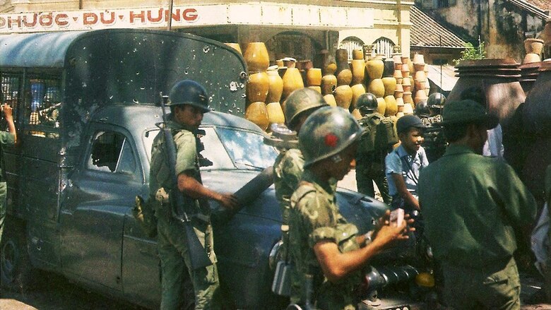 La increíble historia del niño de 12 años que fotografió la Guerra de Vietnam