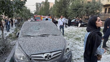 Dolor por las bajas civiles pero poca compasión por los comandantes: cómo se viven en Irán los ataques aéreos de Israel