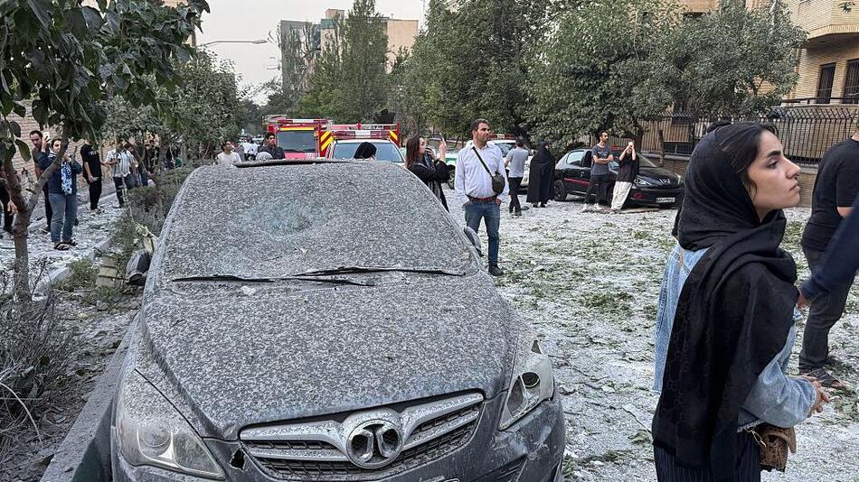 Dolor por las bajas civiles pero poca compasión por los comandantes: cómo se viven en Irán los ataques aéreos de Israel