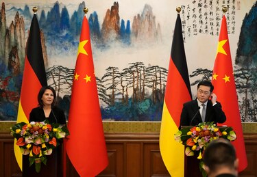 China promete que no venderá armas a Rusia y reivindica el diálogo como ‘única forma’ de resolver el conflicto