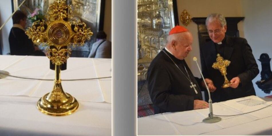 Roban reliquia de Juan Pablo II en Italia