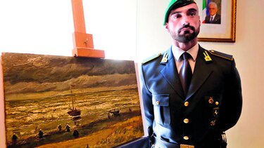 Recuperan dos pinturas robadas de Van Gogh