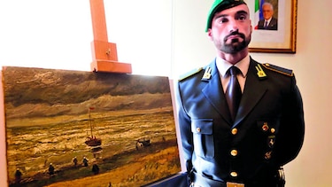 Recuperan dos pinturas robadas de Van Gogh