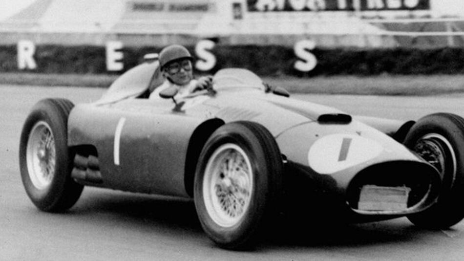 Exhumarán el cadáver de Juan Manuel Fangio