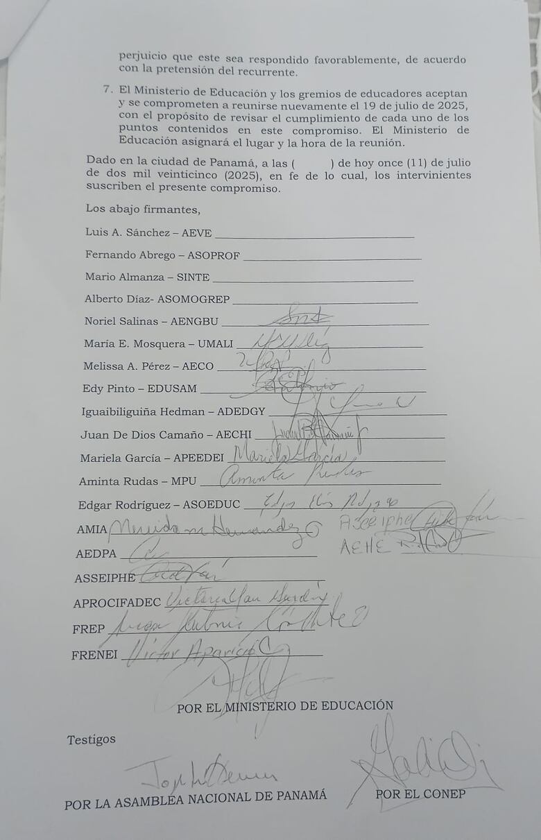 Docentes divididos tras acuerdo con el Meduca para reactivar clases el 14 de julio