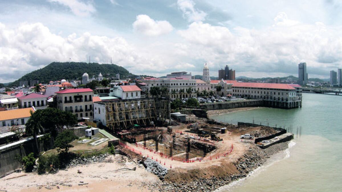 Durante las últimas décadas, organizaciones defensoras del patrimonio histórico han denunciado anomalías en construcciones en el Casco Antiguo.