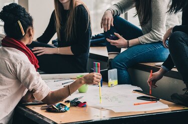Empleo de los jóvenes en UE, el más golpeado