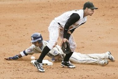 A Luis Durango le sale un contrato con los Gigantes