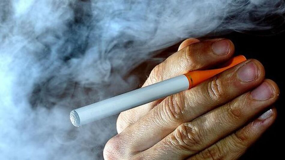 Sancionan la ley que prohíbe el uso de cigarrillos electrónicos en Panamá