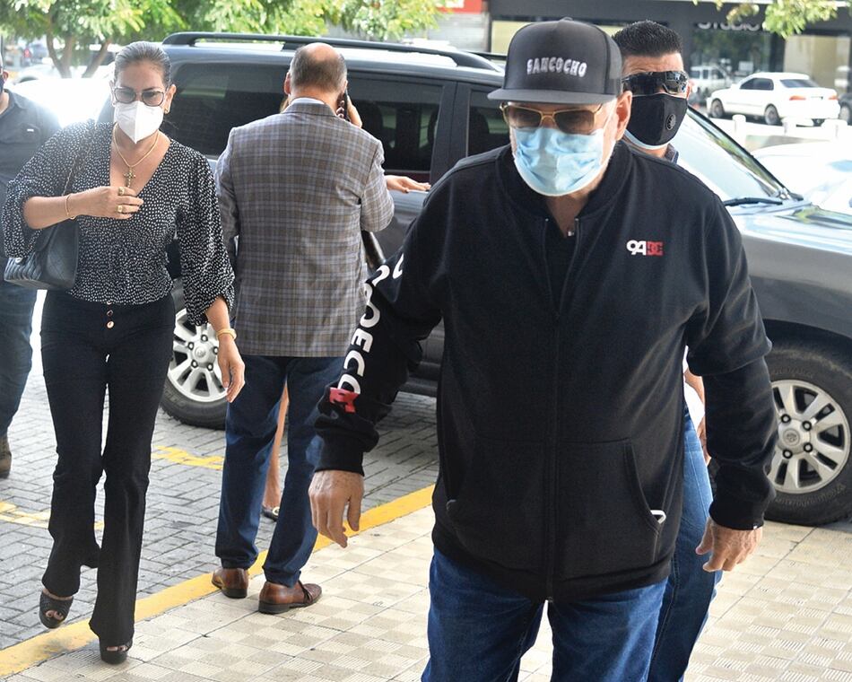 Martinelli se querella contra fiscal Sterling, la recusa y planta queja