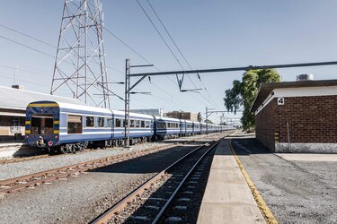 Viaje a bordo del lujoso Tren Azul sudafricano, lejos del Covid-19