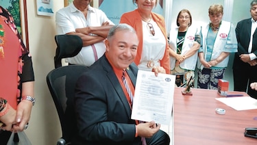 Edwin Samudio disputará la rectoría de la Unachi a Etelvina de Bonagas