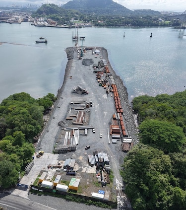 Trabajadores denuncian abandono de subcontratista en proyecto del cuarto puente