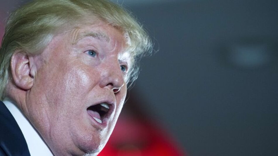 Trump anuncia que demandará a la cadena Univisión por romper contrato