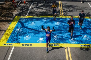 Diana Rodríguez y César Barrios viven la magia de la Maratón de Boston