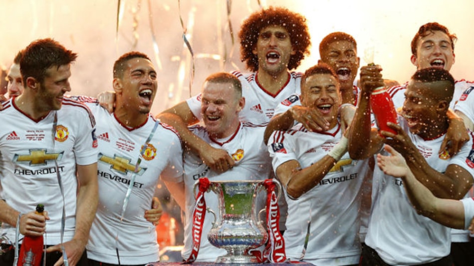 Manchester United se consuela con la Copa FA