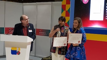 Libro panameño 'Dos amigas cocineras', premiado en los Gourmand Awards