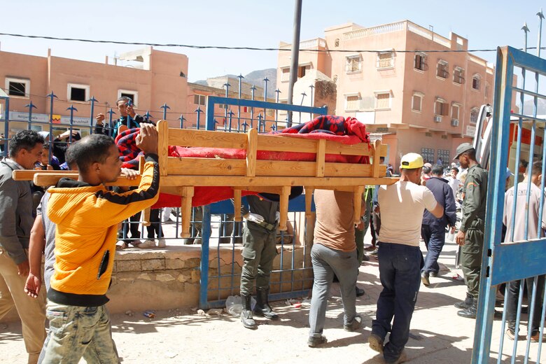 Ascienden a 1,305 los muertos y a 1,832 los heridos en el terremoto de Marruecos