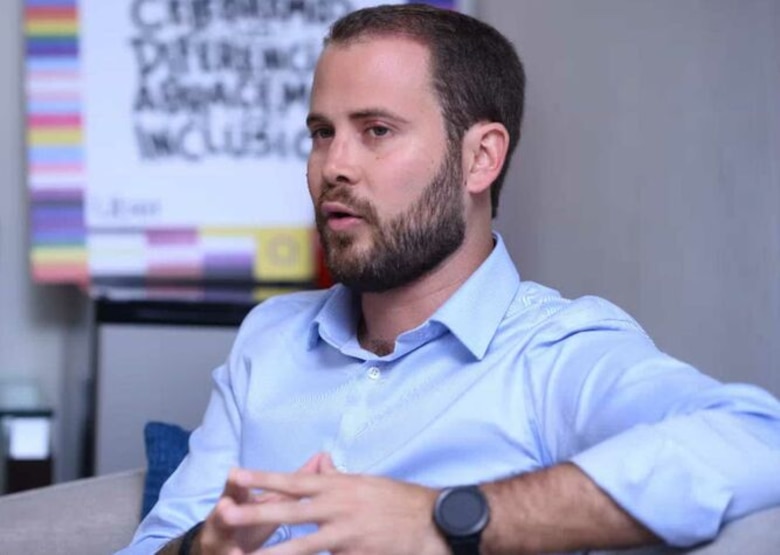 'Somos un transporte privado. No nos pueden tratar como taxis', dice el gerente de Uber en Panamá